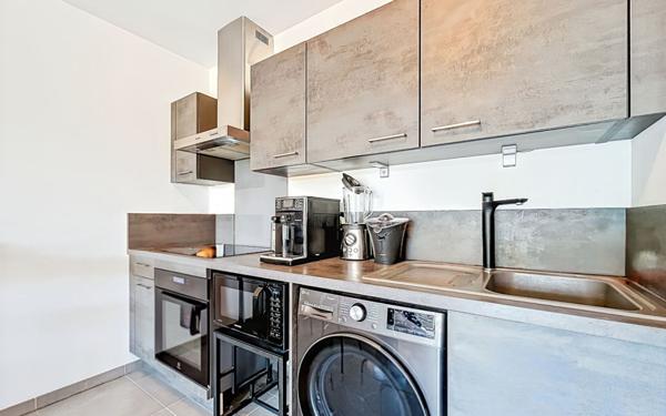 Appartement à vendre    2 pièces • 52,74 m2 Saint-Raphaël