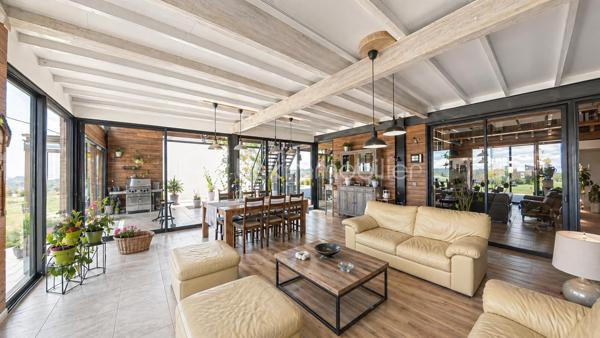Corps de ferme de 330 m²