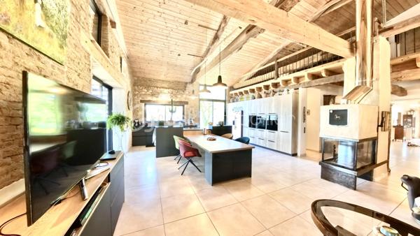 Corps de ferme de 330 m²