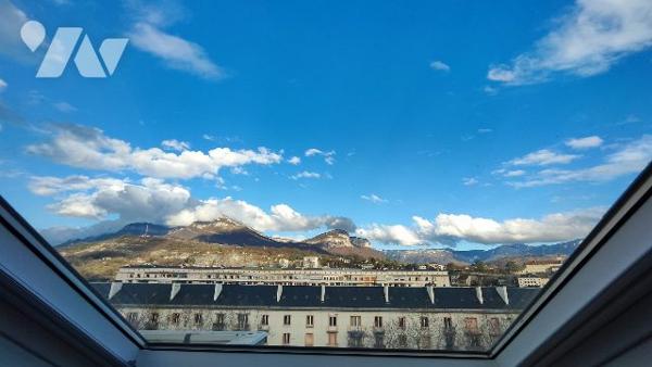 T5 DUPLEX en dernier étage