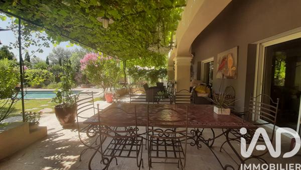 Maison à vendre 7 pièces 218 m² L'Isle-sur-la-Sorgue