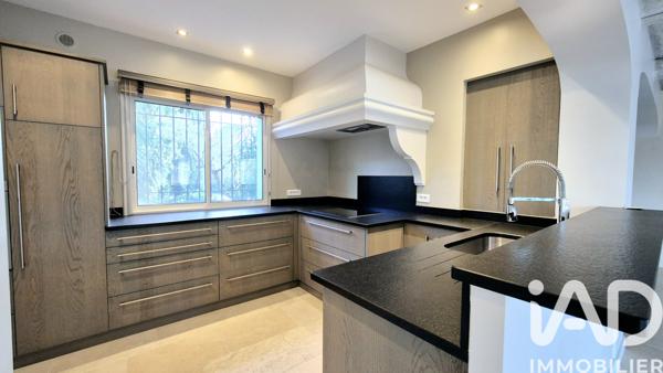 Maison à vendre 7 pièces 218 m² L'Isle-sur-la-Sorgue