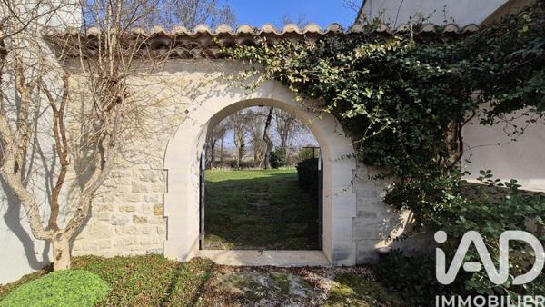 Maison à vendre 7 pièces 218 m² L'Isle-sur-la-Sorgue