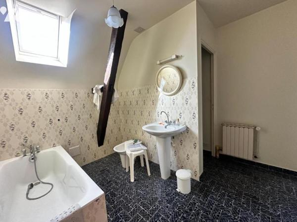 Corps de Ferme avec truffière. Proche Sainte Maure de Touraine