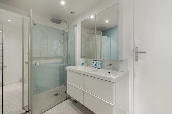 Maison Paris 15e - COMMERCE