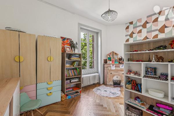 LYON/VILLEURBANNE 8 Av St Exupéry, maison de caractère 160m², 10 min Part-Dieu, cour, jardin, Garage