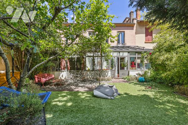 LYON/VILLEURBANNE 8 Av St Exupéry, maison de caractère 160m², 10 min Part-Dieu, cour, jardin, Garage