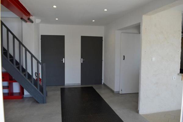 Loft de 135 m², Brionne (27800), 5 pièces, sous-sol. Prix HAI 120 990