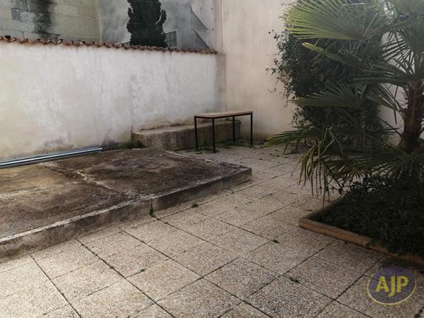 Saintes : 830 € - AJP Immobilier Saintes