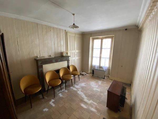 Maison à vendre    5 pièces •  Nogent-le-Rotrou