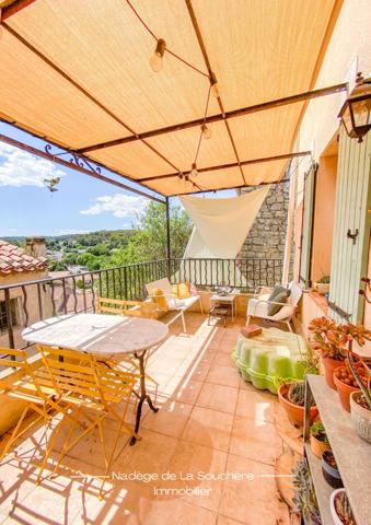 Fuveau (13710) Maison de village pleine de charme avec deux terrasses et suite parentale – Environ 80 m²