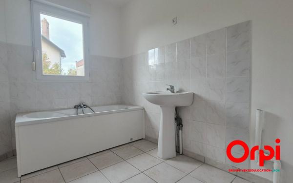 Maison à vendre    4 pièces •  Charmes