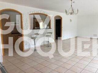 Maison à louer avec piscine à Lacadée