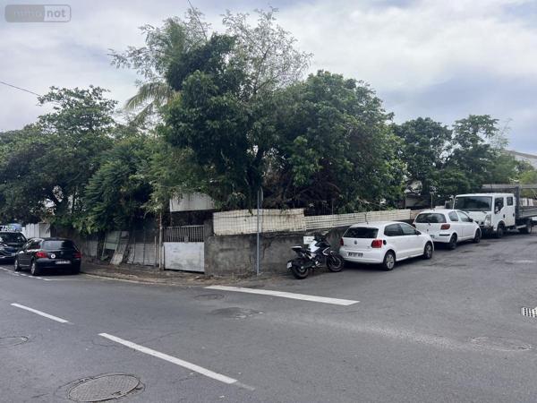 Terrain à Batir à vendre à Saint-Pierre à la Réunion (97410), ref : 97411-332