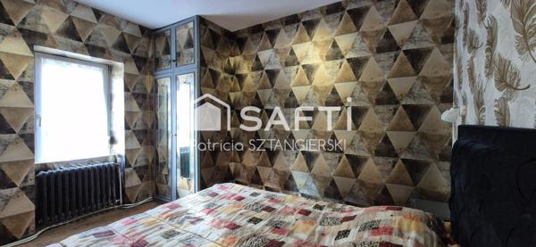 Immeuble de rapport, locations saisonnières, chambres d'hôtes, maison familiale, jardin, 3 garages.