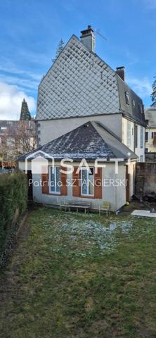 Immeuble de rapport, locations saisonnières, chambres d'hôtes, maison familiale, jardin, 3 garages.