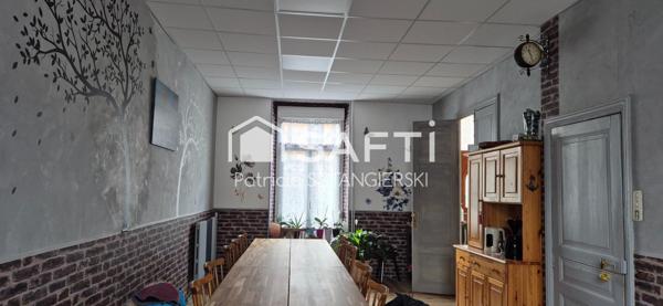 Immeuble de rapport, locations saisonnières, chambres d'hôtes, maison familiale, jardin, 3 garages.