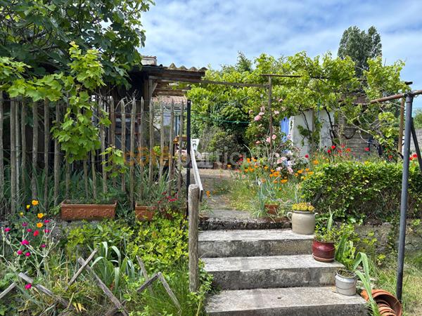 Vente
                Maison91,69 m² - 6 Pièces -
                    SOULAC SUR MER (33780)