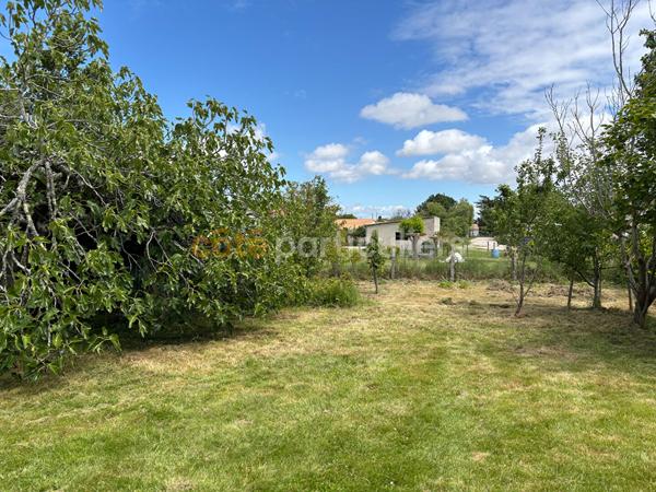 Vente
                Maison91,69 m² - 6 Pièces -
                    SOULAC SUR MER (33780)