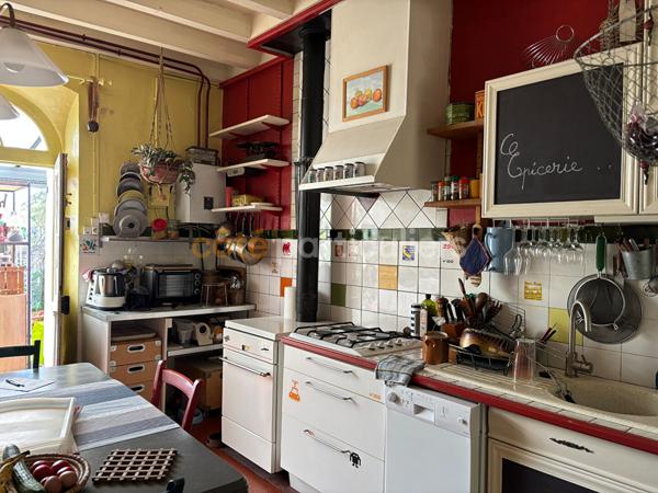 Vente
                Maison91,69 m² - 6 Pièces -
                    SOULAC SUR MER (33780)