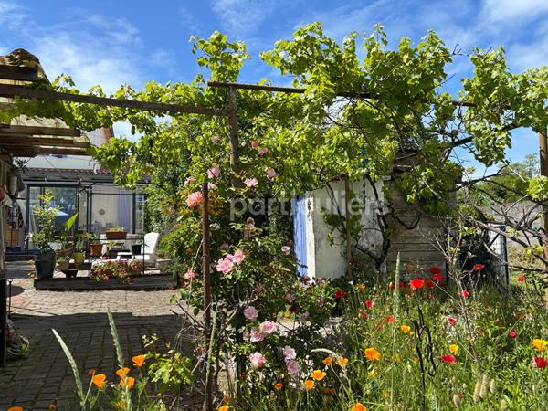 Vente
                Maison91,69 m² - 6 Pièces -
                    SOULAC SUR MER (33780)