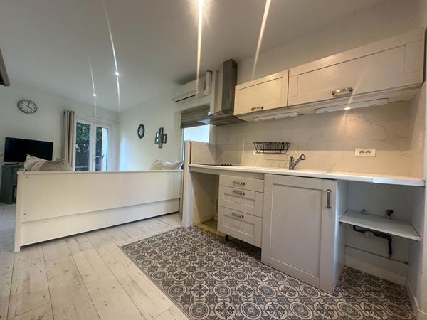 À vendre : Rare sur le marché Appartement 2 pièces à Saint-Raphaël en hyper centre ville au calme
