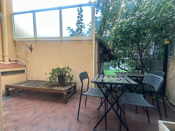 À vendre : Rare sur le marché Appartement 2 pièces à Saint-Raphaël en hyper centre ville au calme