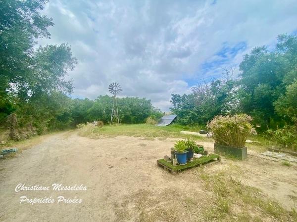Terrain  en zone Agricole avec  un Mazet à  Fabregues : 3295 m2