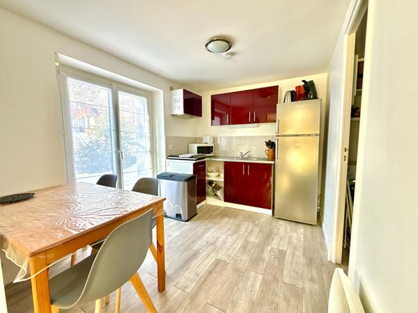A VENDRE : GRANDE MAISON FAMILIALE AVEC APPARTEMENT LOUÉ ET STUDIO INDÉPENDANT
