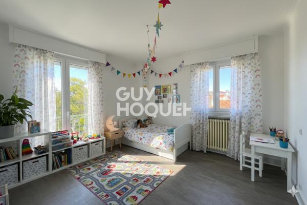 A LOUER - APPARTEMENT T4 - TRAVERSANT - MINIMES - 116.73 m² - JARDIN - PARKING