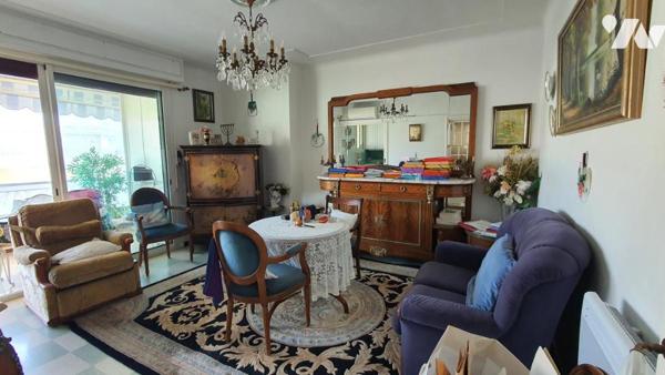 MENTON - DEUX PIÉCES CENTE-VILLE.