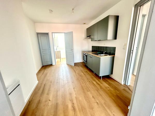 Appartement
                                                                                                                                                                                                                                                                                                                        3 pièce(s)                                                                                                                                                                                                          2 chambre(s)                                                                                                                                                                                                          56  m²