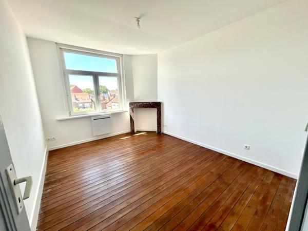 Appartement
                                                                                                                                                                                                                                                                                                                        3 pièce(s)                                                                                                                                                                                                          2 chambre(s)                                                                                                                                                                                                          56  m²