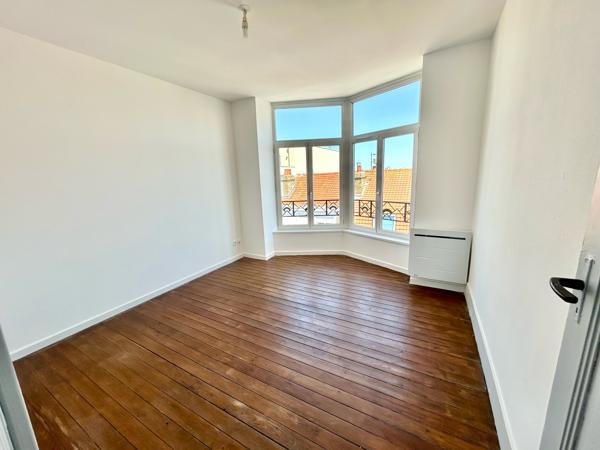 Appartement
                                                                                                                                                                                                                                                                                                                        3 pièce(s)                                                                                                                                                                                                          2 chambre(s)                                                                                                                                                                                                          56  m²