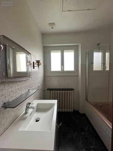 Maison à louer à Ussel en Corrèze (19200), ref : UL 159