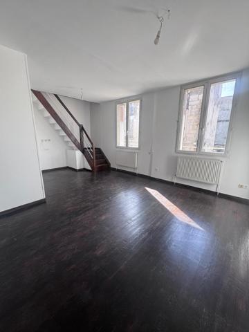 Maison à SAINT-ETIENNE, 42000 - 6 pièces 130m²