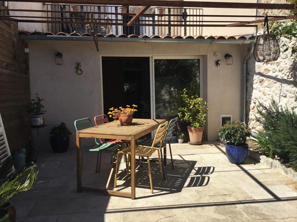 Garéoult (83136) Grande maison de village 5 pièces en parfait état