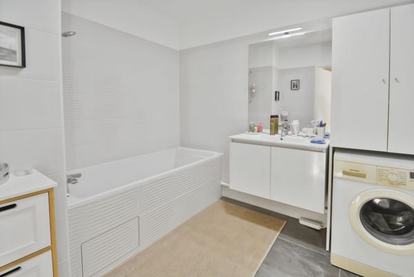 IMMEUBLE 2022 - 3P- TERRASSE - PLEIN SUD - ETAT IMPECCABLE