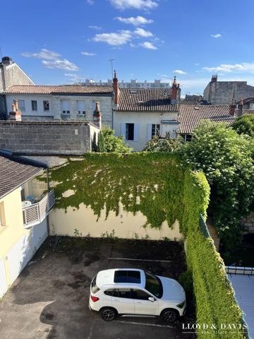 Bordeaux - Duplex rénové dernier étage avec box