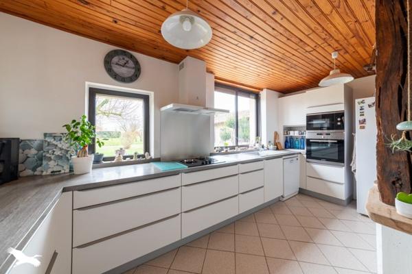 Maison à vendre 353 760 € Saint-Sardos 8 p 224 m² DPE A