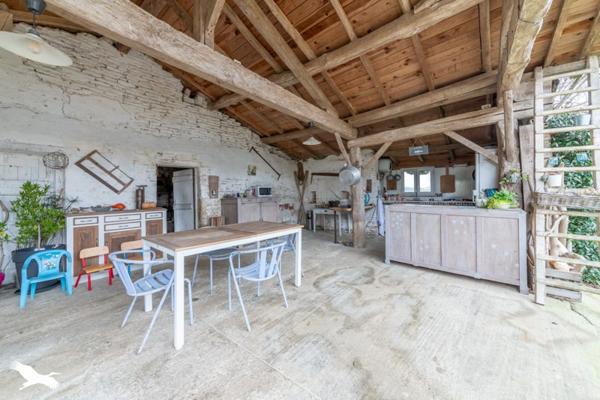 Maison à vendre 353 760 € Saint-Sardos 8 p 224 m² DPE A