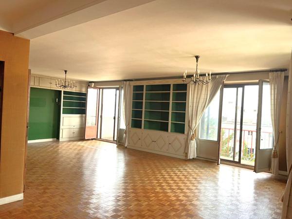 NANTES/CENTRE VILLE APPARTEMENT  4 CHAMBRES