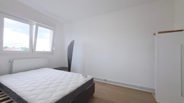 Beau T3 rénové 70 m² - Dernier étage à Florange
