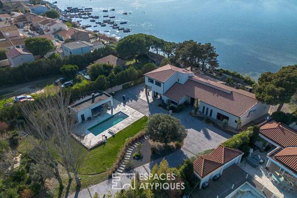 Propriété d’exception: villa contemporaine, les pieds dans l’eau