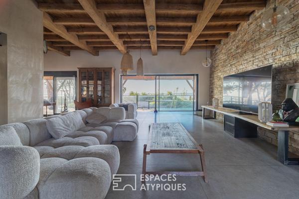 Propriété d’exception: villa contemporaine, les pieds dans l’eau