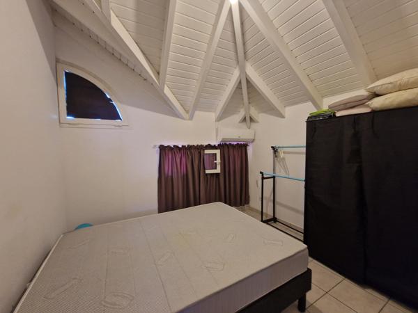 Moule (97160) À vendre - Villa mitoyenne au Moule avec locataire en place