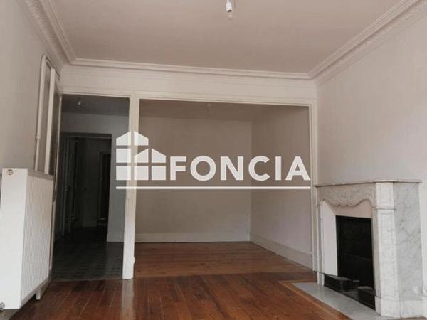 Location Appartement 4 pièces 105.19 m² - 63 PLACE DU CHATEAU Vizille 38220