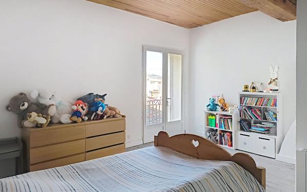 Maison à vendre    6 pièces • 200 m2 Caumont-sur-Durance