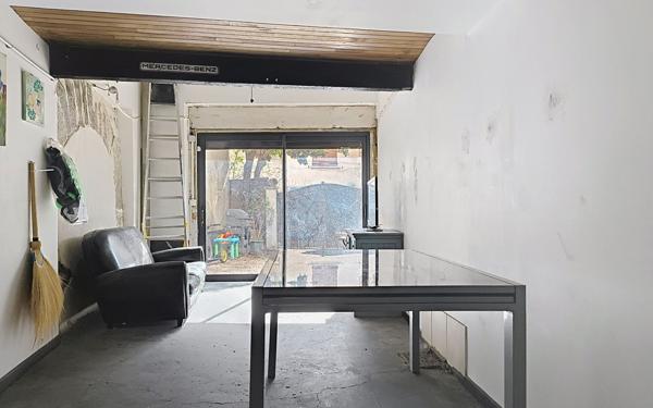 Maison à vendre    6 pièces • 200 m2 Caumont-sur-Durance