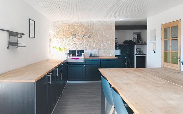 Maison à vendre    6 pièces • 200 m2 Caumont-sur-Durance